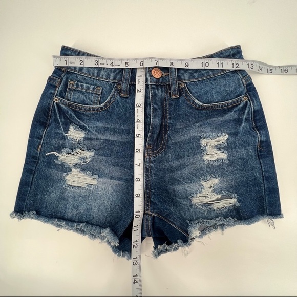 YMI Dream Cut Off Distressed Denim Jean Shorts Size 23 Women’s - Picture 4 of 4